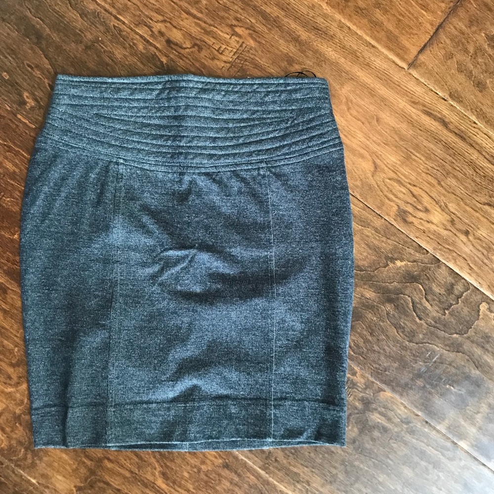 Short pencil skirt